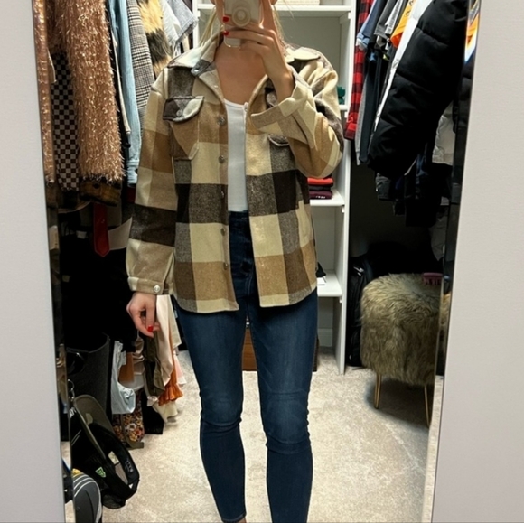 Vici Plaid Shacket - Picture 3 of 5